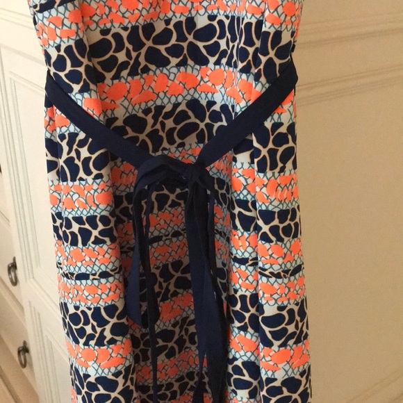 Women’s Dress - Picture 3 of 4